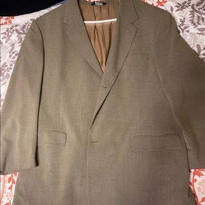 Men’s Suit Jos A Bank Clothiers Great Condition.